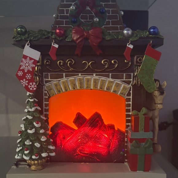 Scentsy Other - Scentsy Festive Fireplace with LED Glow